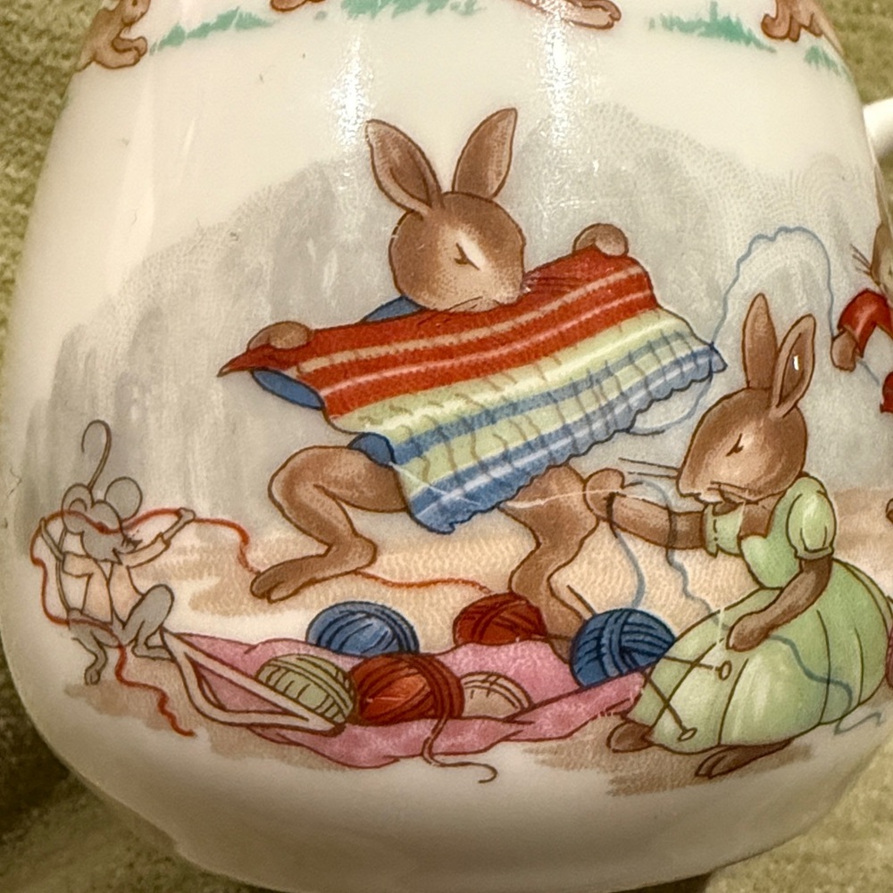 Vintage 1959-1975 Royal Doulton Bunnykins Mug, Knitting Themed, Bunnies Mouse - Picture 2 of 9